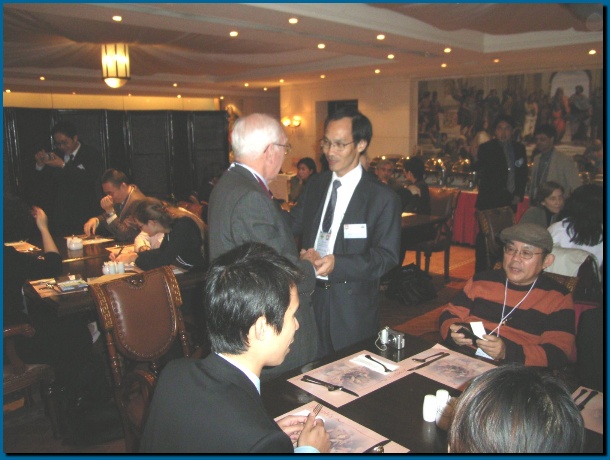 602x451 pixels (105K)